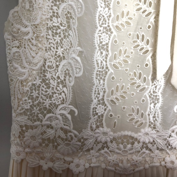 Valentino lace pleated midi dress in cream color - Picture 3 of 8